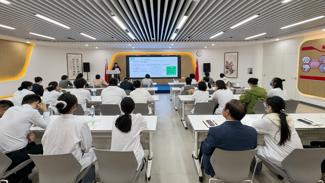 共探近视防控新思路！“明眸护航，光明同行”眼健康交流会在河南大学附属爱尔眼科顺利举办 ！